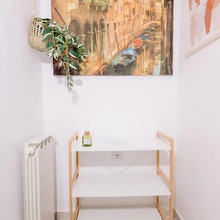 Simplicity Universitate 布加勒斯特